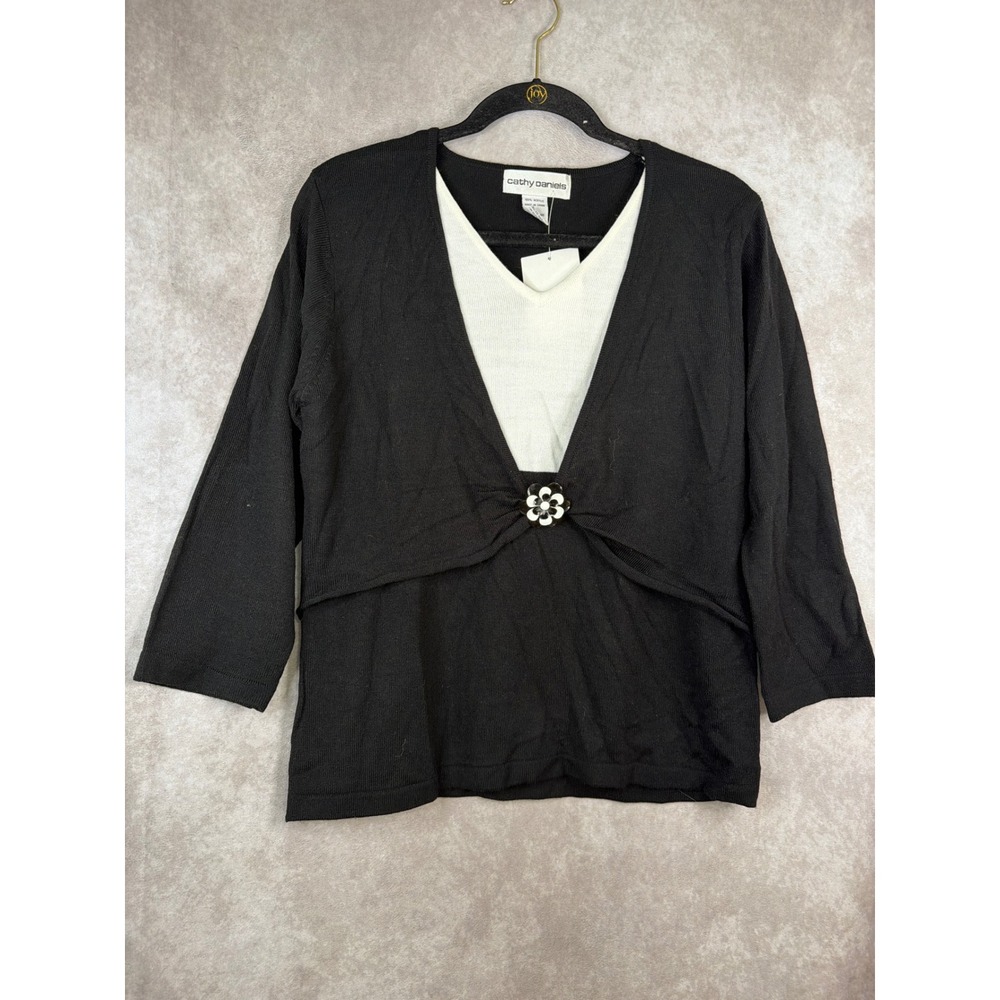 NWT Y2K Cathy Daniels Sweater Womens Medium Black White Layered Flower Brooch